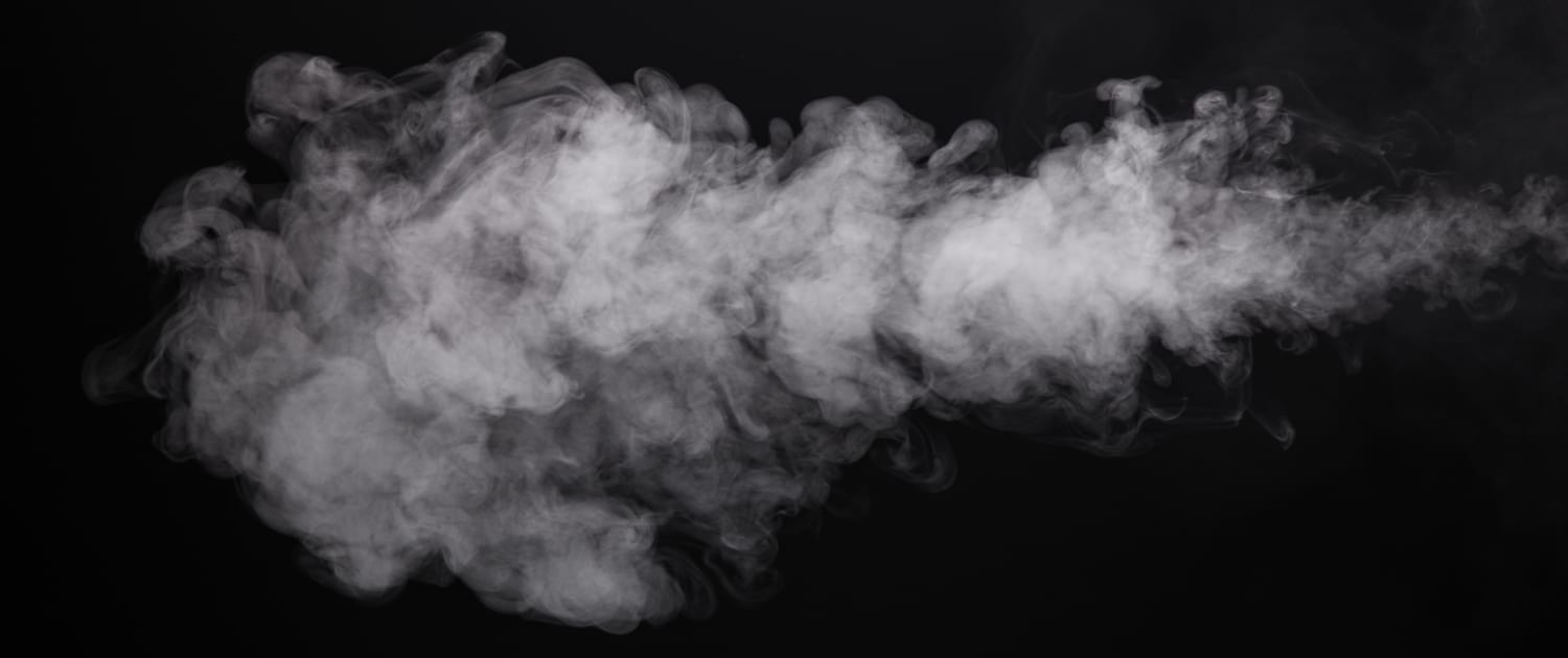 Hvorfor lugter min brændeovn af røg?