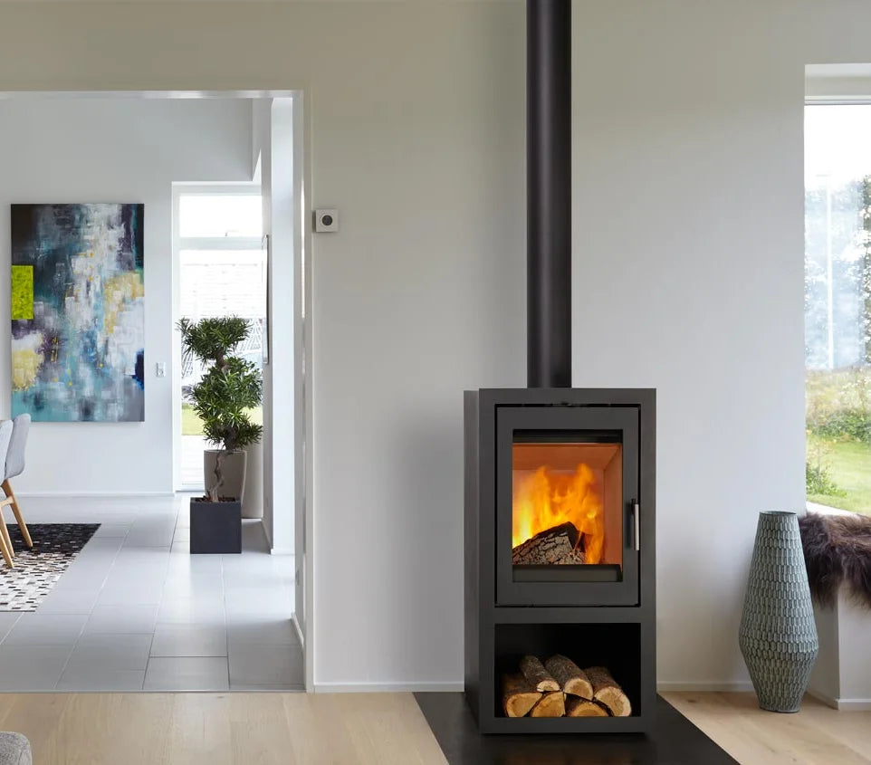 Meteor Kaminofen 550 Hochformat mit Holzfach - Sonderpreis!