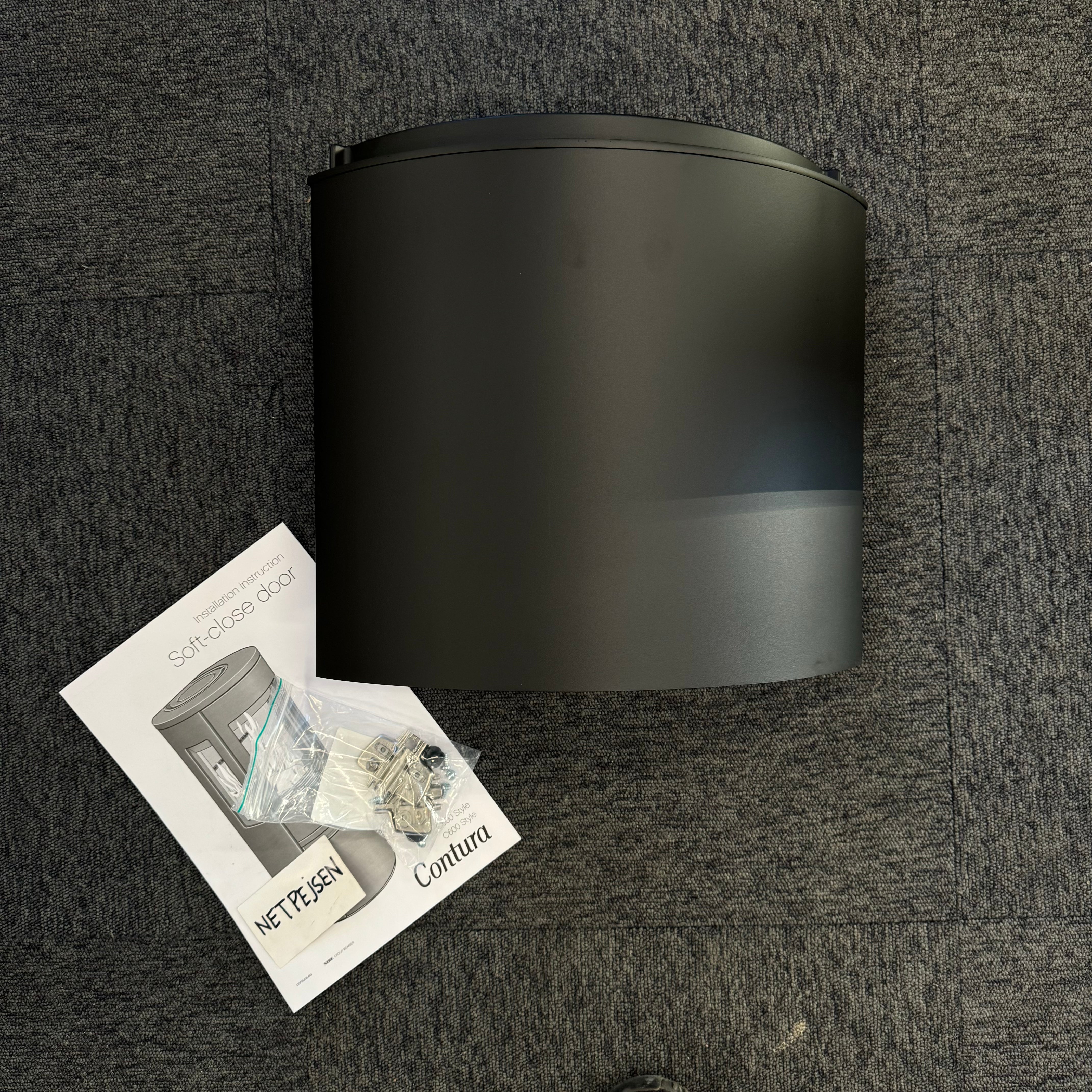 Tür für Brennholzmagazin mit Soft-Close