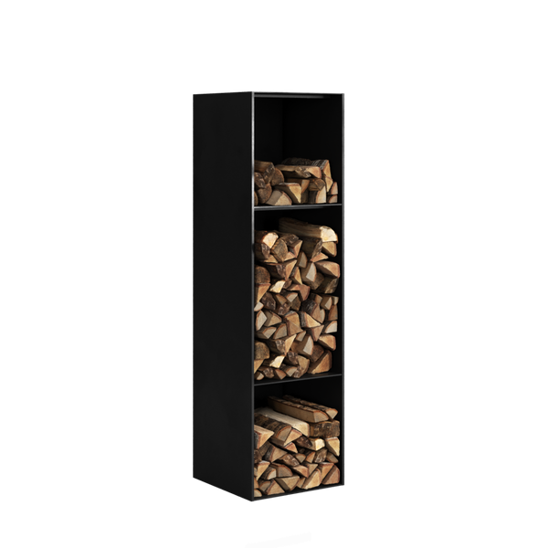 Hohes Regal zum Aufbau neben einem Holzofen